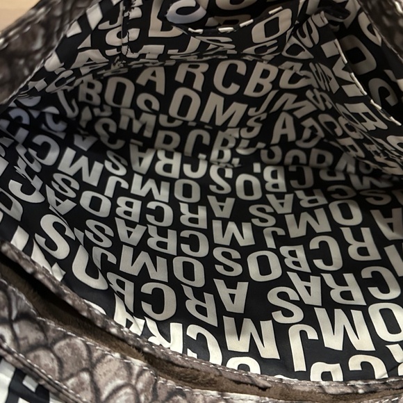 Marc Jacobs Adjustable Strap Animal Print Crossbody Handbag - Picture 3 of 15